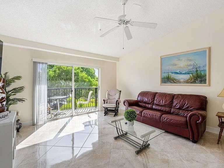 1100 Crestwood Ct S #1110 — Photo 3