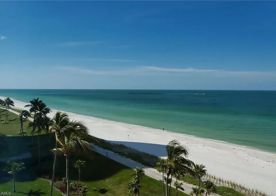 4651 Gulf Shore Blvd N #504