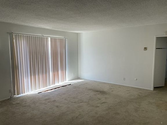 5th image of 800 S Chapel Ave #B