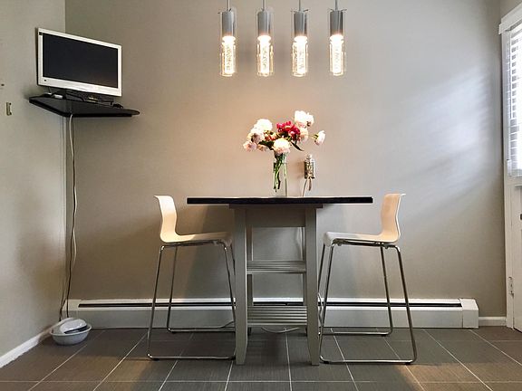 Eat in kitchen