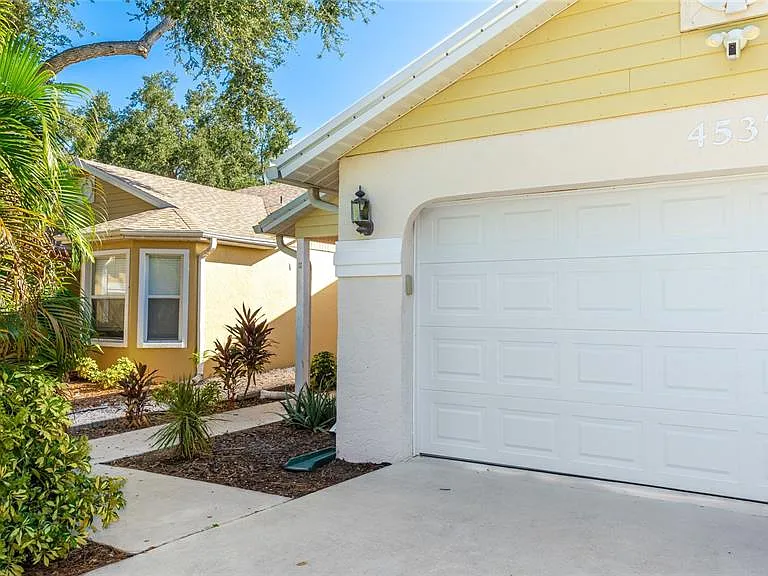 4537 S Lockwood Ridge Rd — Photo 2
