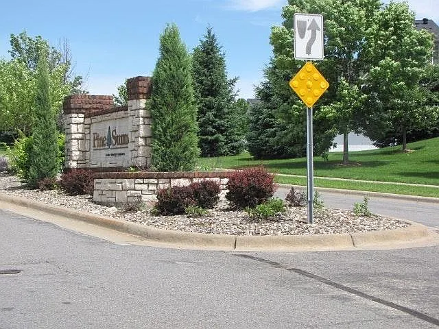 6844 Meadow Grass Ln S — Photo 12