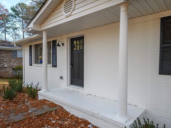 5th image of 819 Sherwood Forest Dr