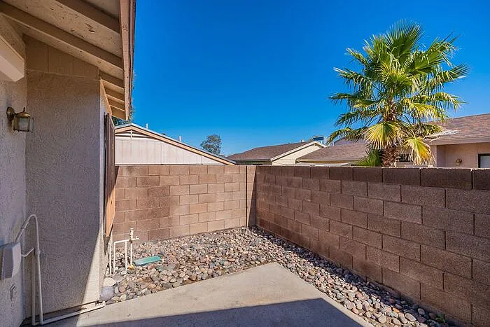 2434 N Palo Hacha Dr — Photo 32