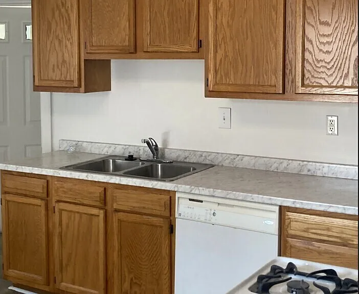 1181 Mount Pleasant Ave — Photo 2