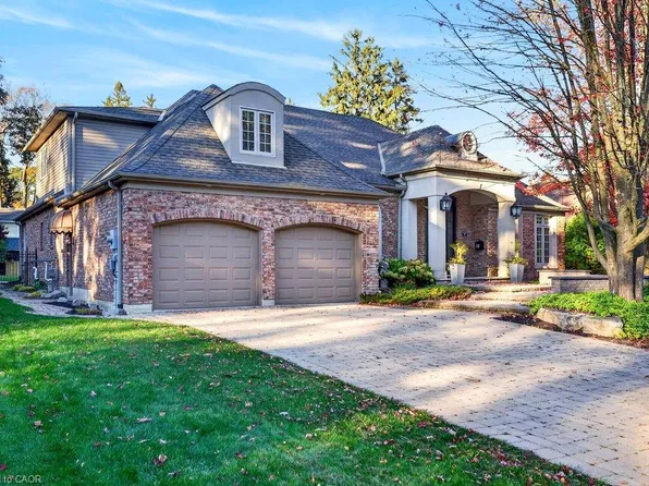 9 Harrington Pl, Hamilton, ON L9G 4Z2