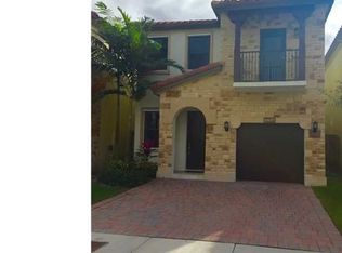 10359 NW 70th Ln, Doral, FL 33178