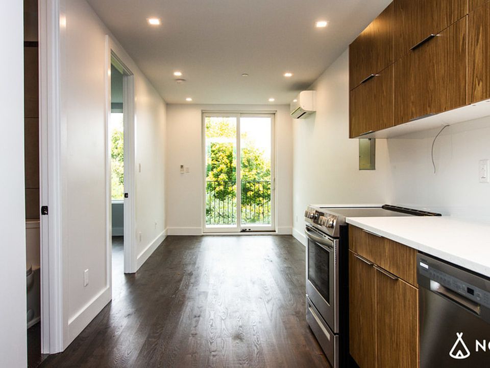 1st image of 495 Saint Johns Pl #5R