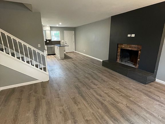 Living Room w Open Concept