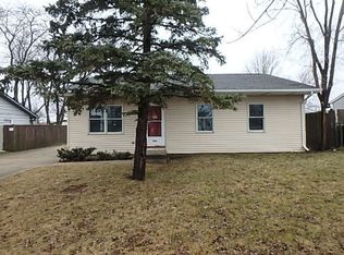 411 Cedar Cir, Streamwood, IL 60107