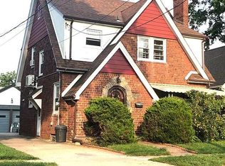 130 Ingraham Ln, New Hyde Park, NY 11040