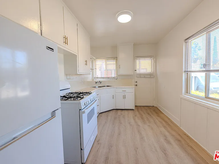 233 E Alameda Ave #A — Photo 6