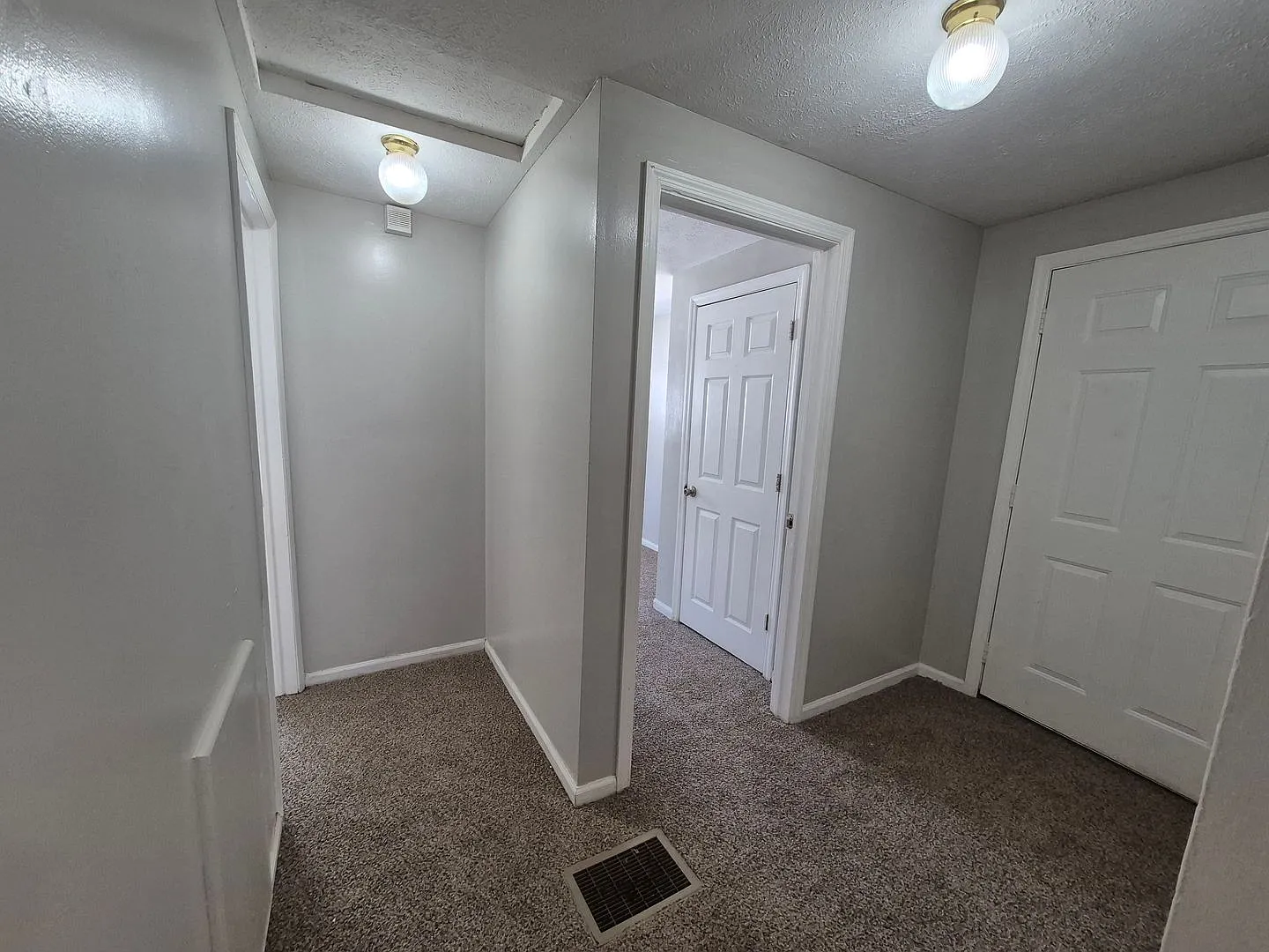Cozy 2-bedroom house all one floor! — Photo 4