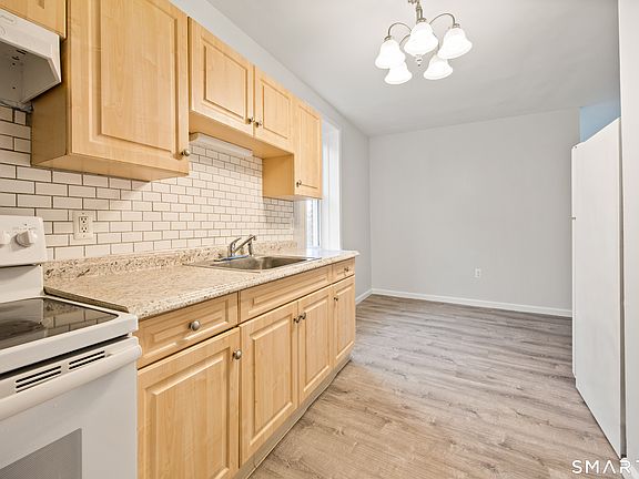 5th image of 60 Center St #10