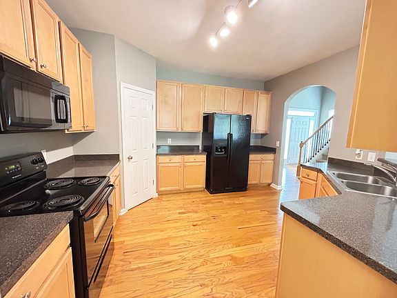2nd image of 212 Oconee Way