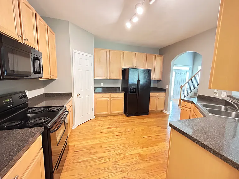 212 Oconee Way — Photo 2