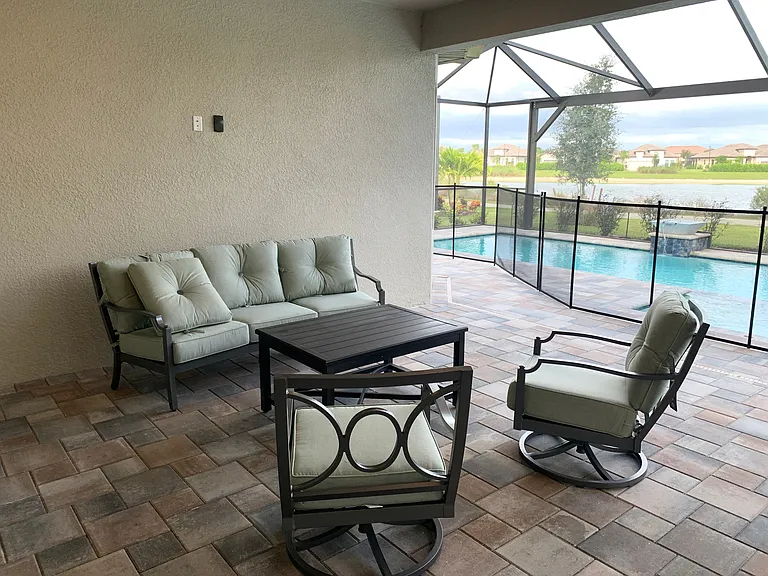 LANAI SITTING_11142019