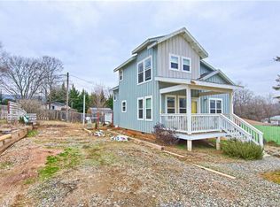 2 Iona Cir, Asheville, NC 28806