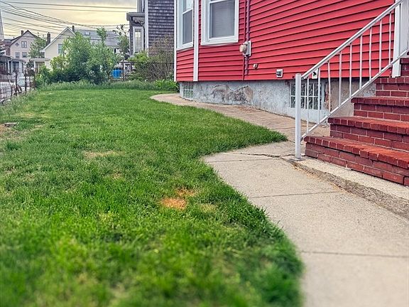 4th image of 141 Bonney St