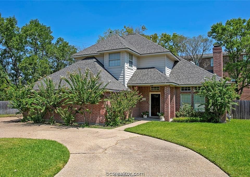 1st image of 203 Chimney Hill Cir