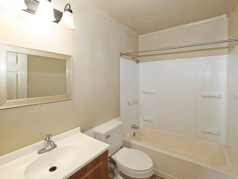 106 N Virginia St — Photo 8