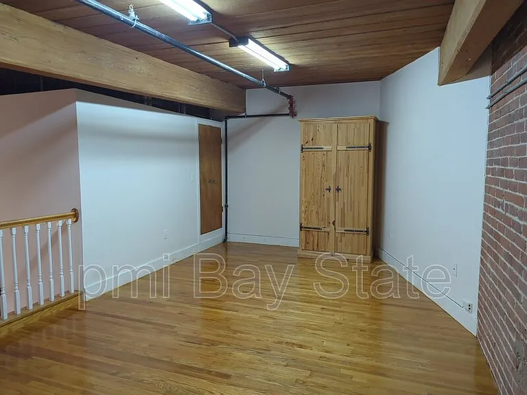 1 Westinghouse Plz #C301 — Photo 18