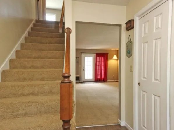 702 Rickard Rd APT B, Springfield, IL 62704