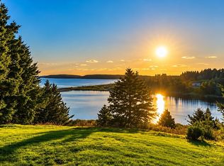 66 Beach Hill Rd, Lunenburg, NS B0J 2X0