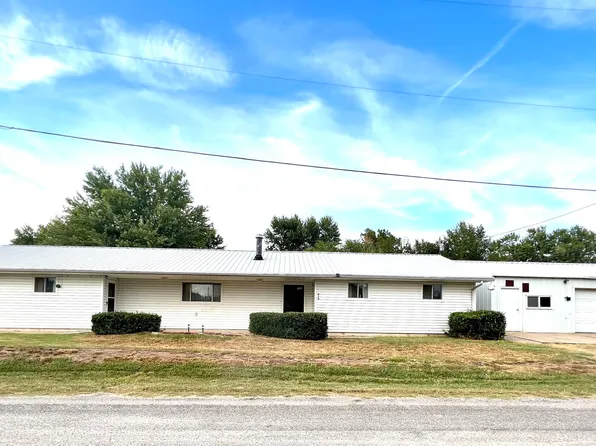 1702 N 10th St, Arkansas City, KS 67005