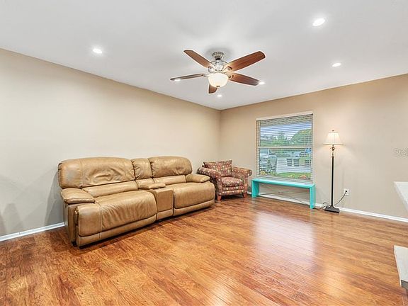 4th image of 511 Lake Kathryn Cir