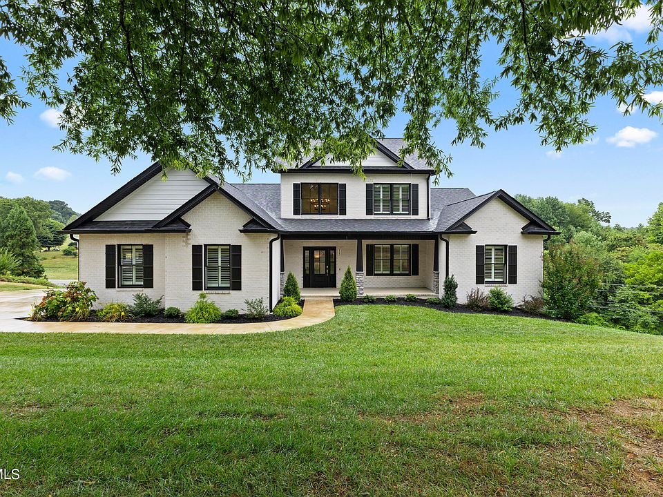 1st image of 113 Carriage Ln