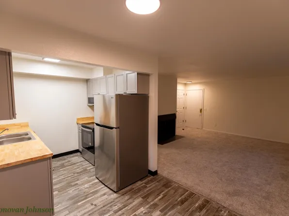 2040 Farmer Pl #3, Anchorage, AK 99508