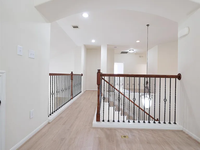 12802 Flat Creek Dr — Photo 19