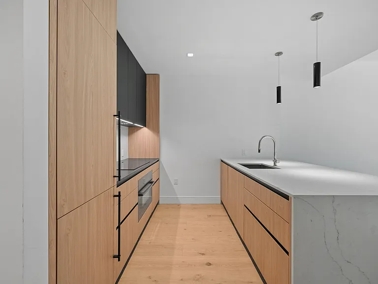 312 W 43rd St #2B — Photo 4
