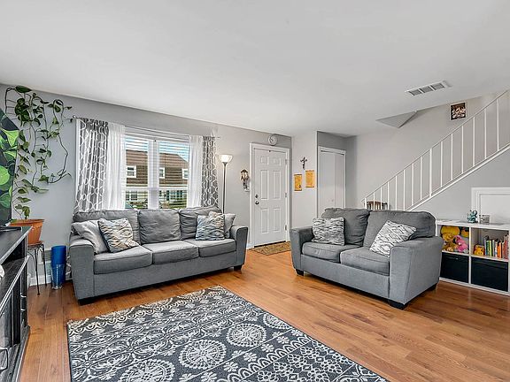 5th image of 1876 Jamestown Cir #351