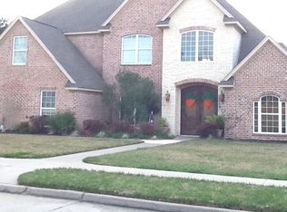 724 Neches Oaks Blvd, Port Neches, TX 77651