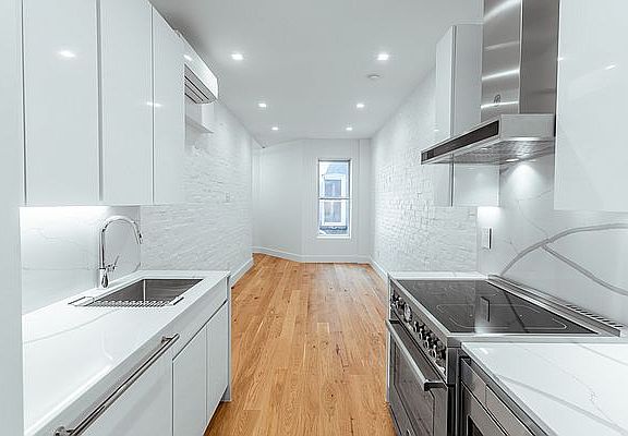 5th image of 543 Bergen St #35