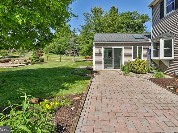 5th image of 4074 Old Sentry Rd