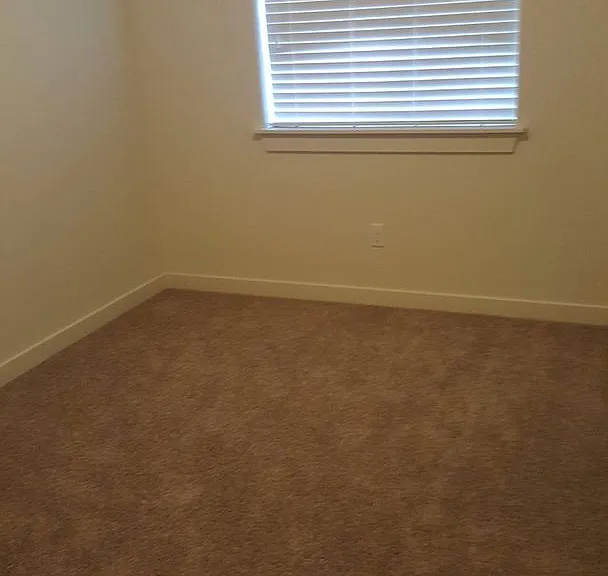 748 N Williams St — Photo 12