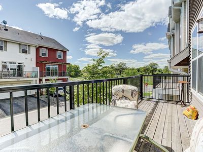 11925 Emery Village Dr, Champlin, MN, 55316