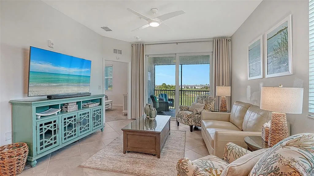 2 bed, 2.0 bath, 1301 sqft, $2,200 — Photo 4
