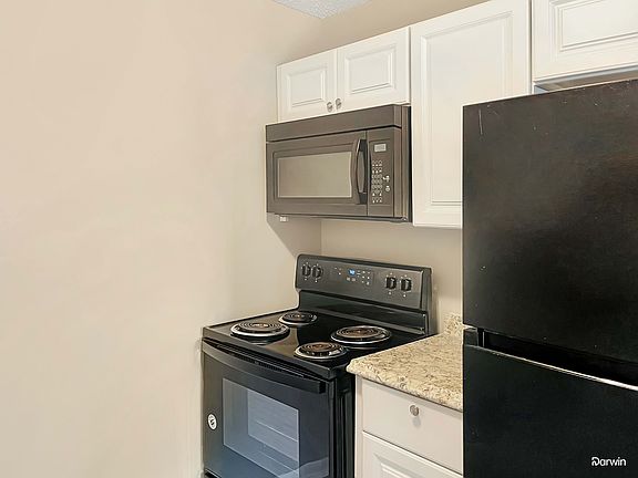 3rd image of 305 Shirley Rd