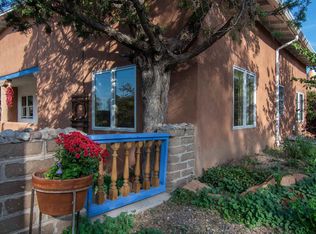 1413 Camino Sierra Vis, Santa Fe, NM 87505