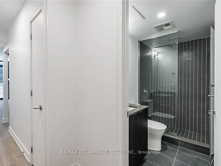 1 Jarvis St #422 — Photo 8