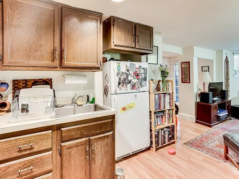 1726 Willard St NW #B — Photo 15