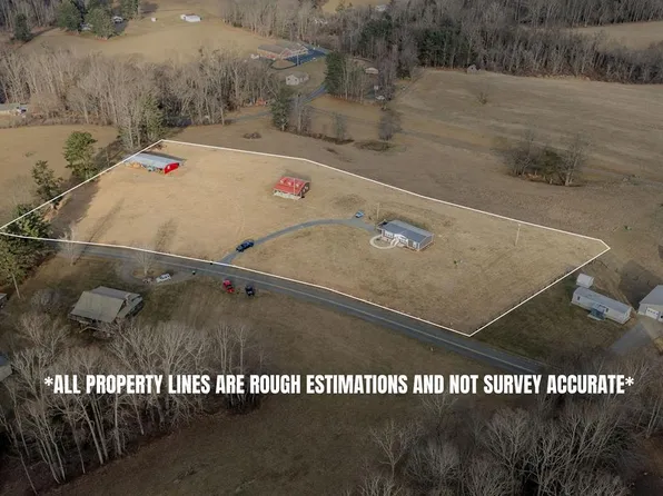 205 Volunteer Rd, Hillsville, VA 24343