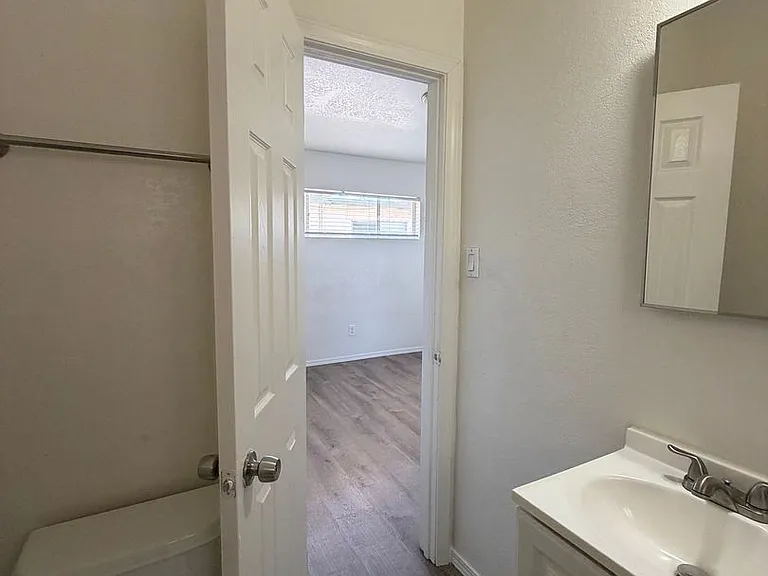 P170 — Photo 15