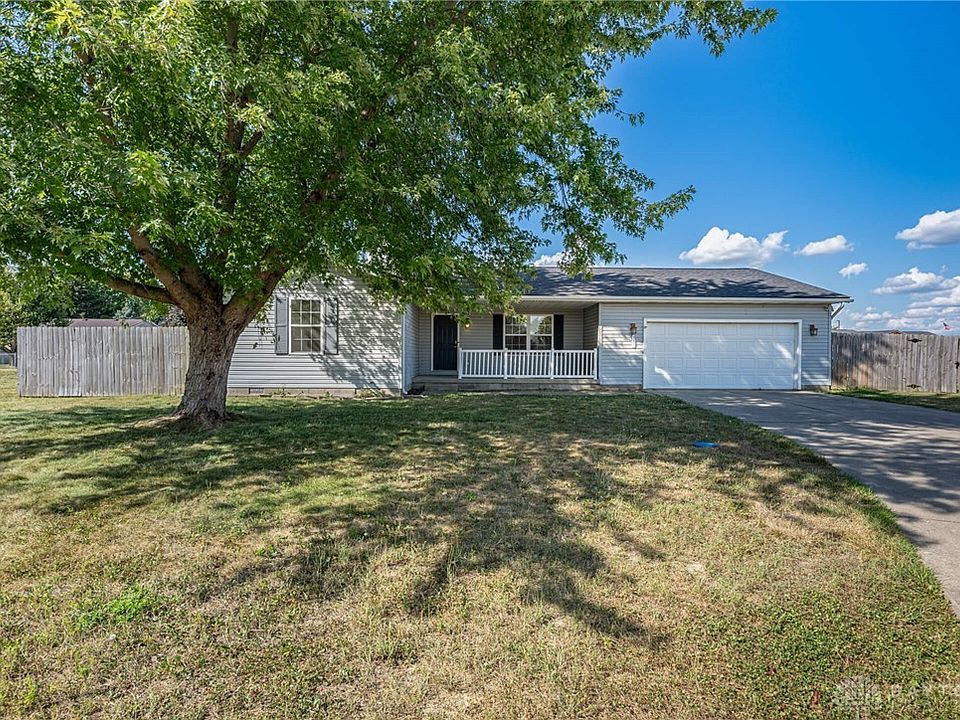 1st image of 759 Ash Ct