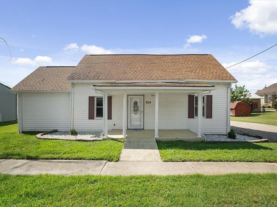 1st image of 204 N 1st St
