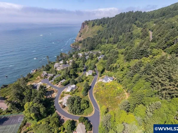 23 Sea Crest Dr, Otter Rock, OR 97369